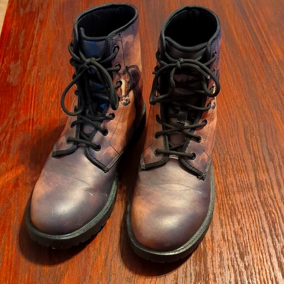 Unisex Combat-Style Boots with Horse Graphic - Picture 1 of 10